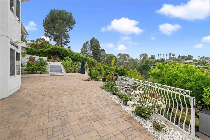 69 Rockinghorse Road, Rancho Palos Verdes, California 90275