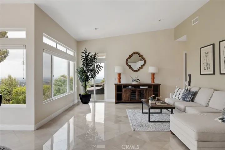 69 Rockinghorse Road, Rancho Palos Verdes, California 90275