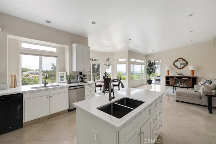 69 Rockinghorse Road, Rancho Palos Verdes, California 90275