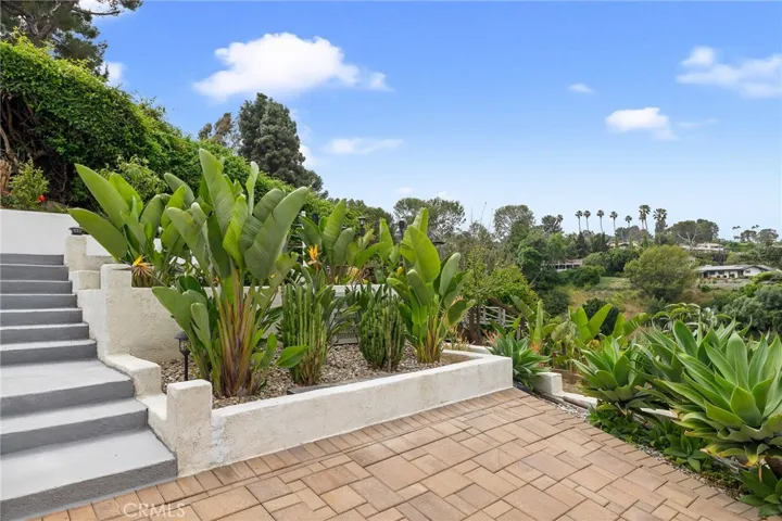 69 Rockinghorse Road, Rancho Palos Verdes, California 90275