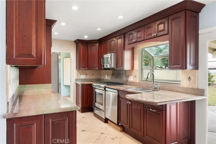 11619 Quartz Avenue, Fountain Valley, California 92708