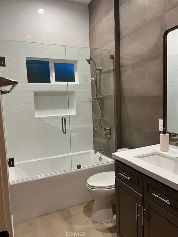 19253 Redwing, Tarzana, California 91365