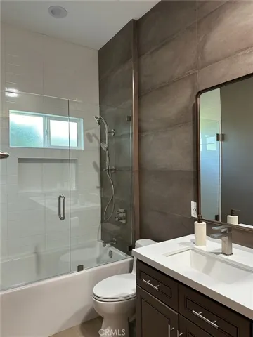 19253 Redwing, Tarzana, California 91365