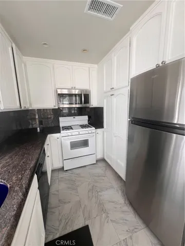 505 Clubhouse Avenue, Newport Beach, California 92663