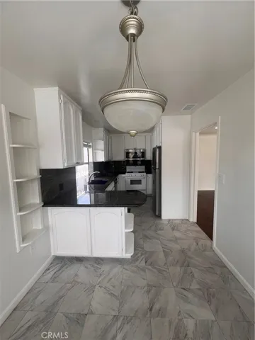 505 Clubhouse Avenue, Newport Beach, California 92663