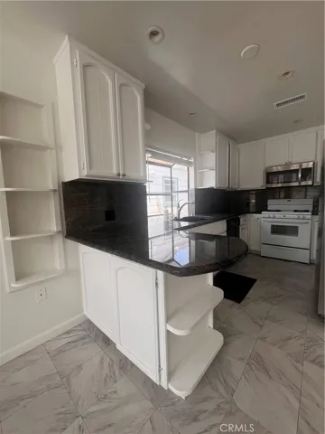 505 Clubhouse Avenue, Newport Beach, California 92663