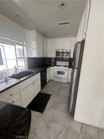 505 Clubhouse Avenue, Newport Beach, California 92663