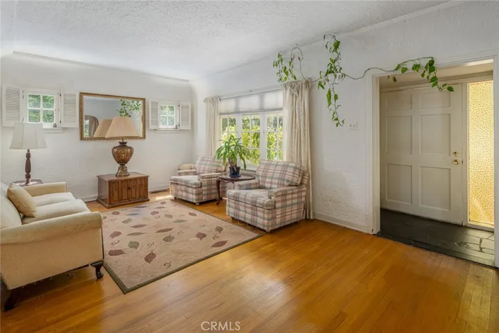 Entry & Living​​‌​​​​‌​​‌‌​​‌​​​‌‌​​​‌​​‌‌​​‌‌​​‌‌​​​​ Room