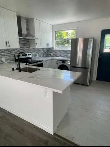 11791181 King Street, Redwood City, California 94061