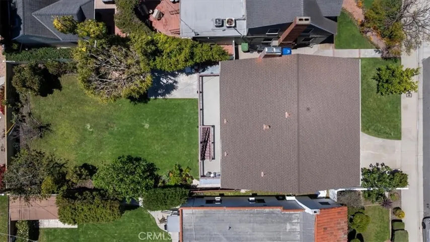 Over 6000 square foot, flat lot