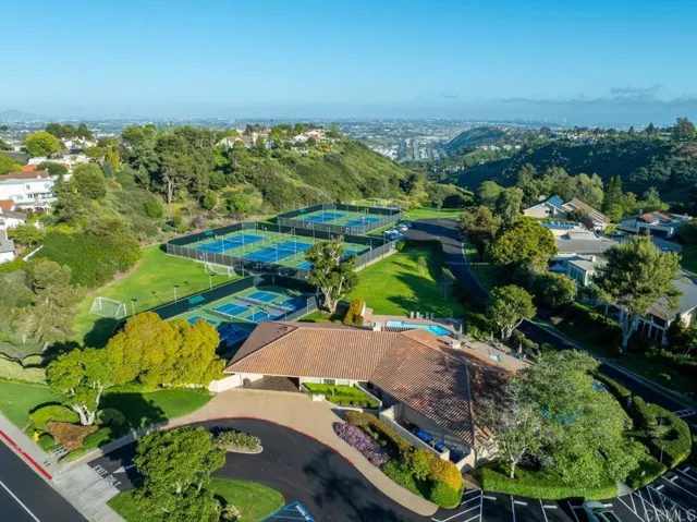 6525 Caminito Northland, La Jolla, California 92037