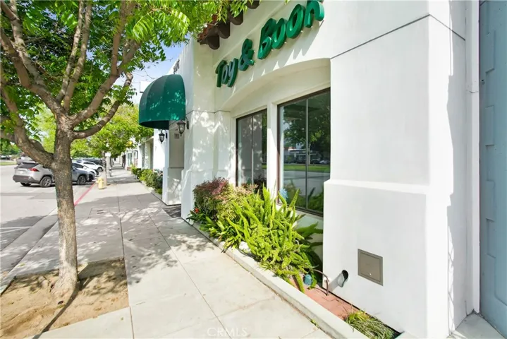 2476 Huntington Drive, San Marino, California 91108