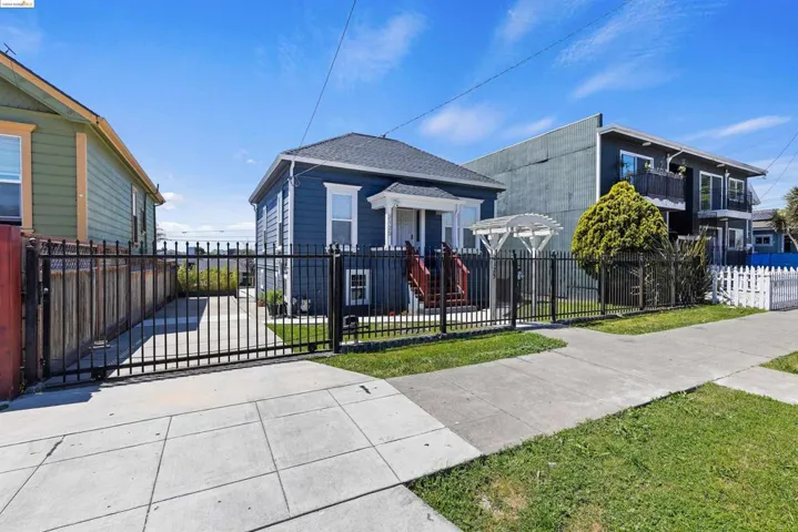 2125 E 15th St, Oakland, California 94606