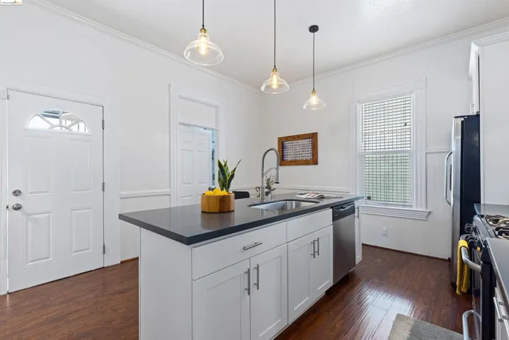 2125 E 15th St, Oakland, California 94606