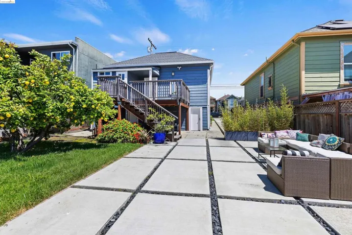 2125 E 15th St, Oakland, California 94606