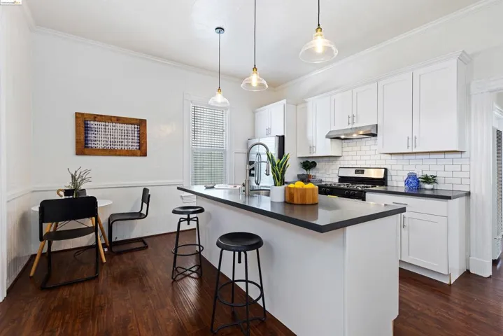 2125 E 15th St, Oakland, California 94606