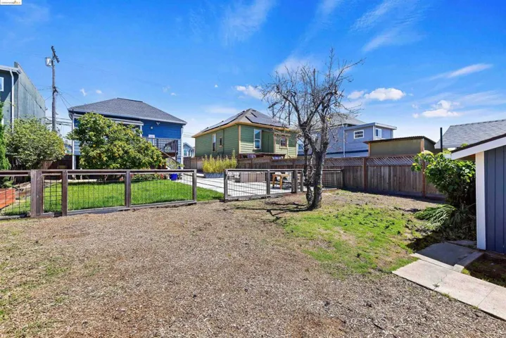 2125 E 15th St, Oakland, California 94606