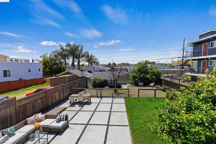 2125 E 15th St, Oakland, California 94606