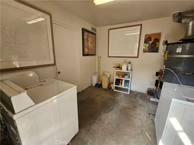 Common laundry room