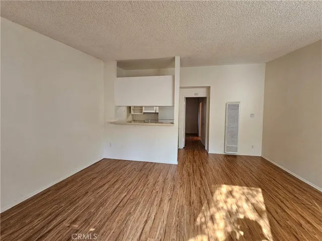 Apt #4