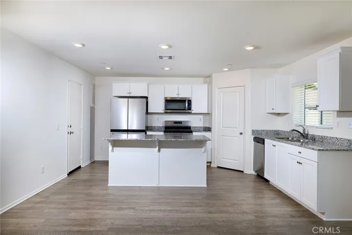 1250 Universal Way, Hemet, California 92543