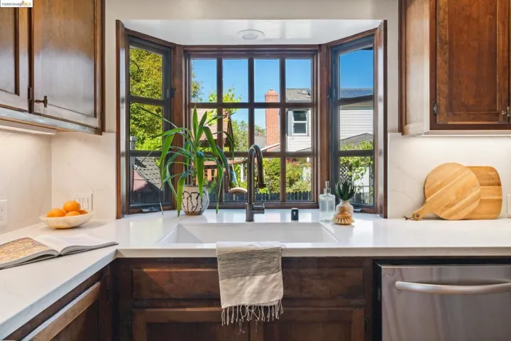 570 Glen Drive, San Leandro, California 94577