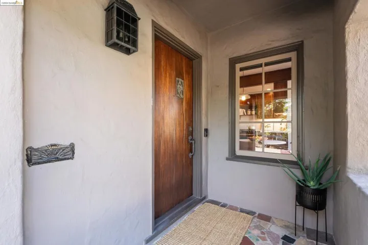 570 Glen Drive, San Leandro, California 94577