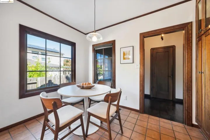 570 Glen Drive, San Leandro, California 94577