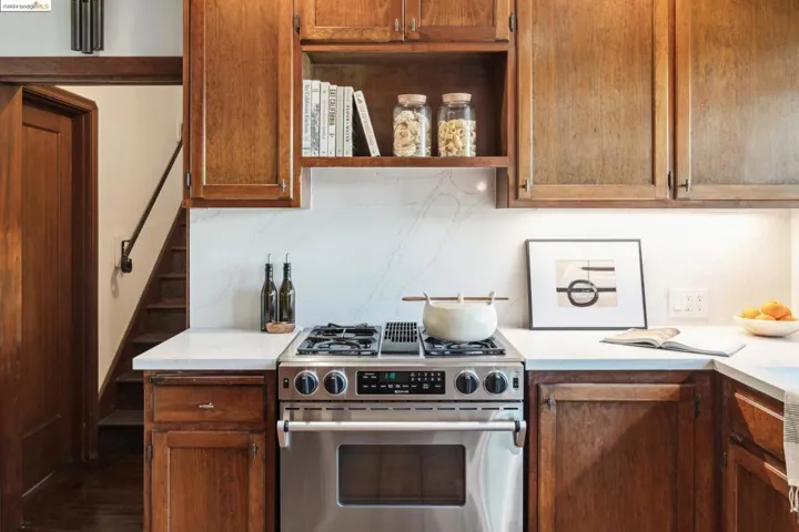 570 Glen Drive, San Leandro, California 94577
