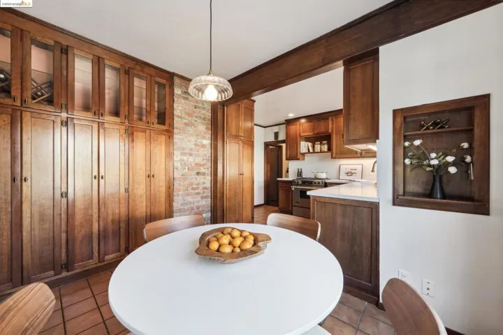 570 Glen Drive, San Leandro, California 94577