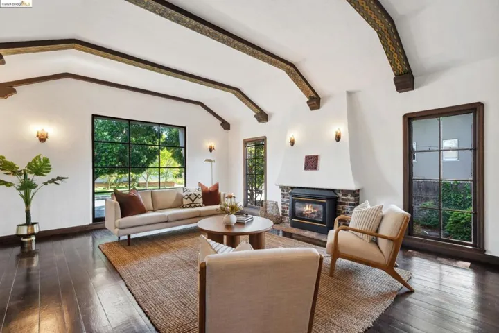 570 Glen Drive, San Leandro, California 94577