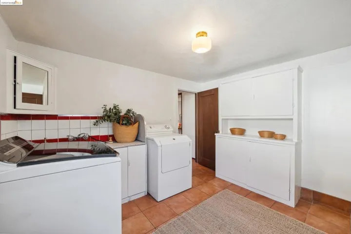 570 Glen Drive, San Leandro, California 94577