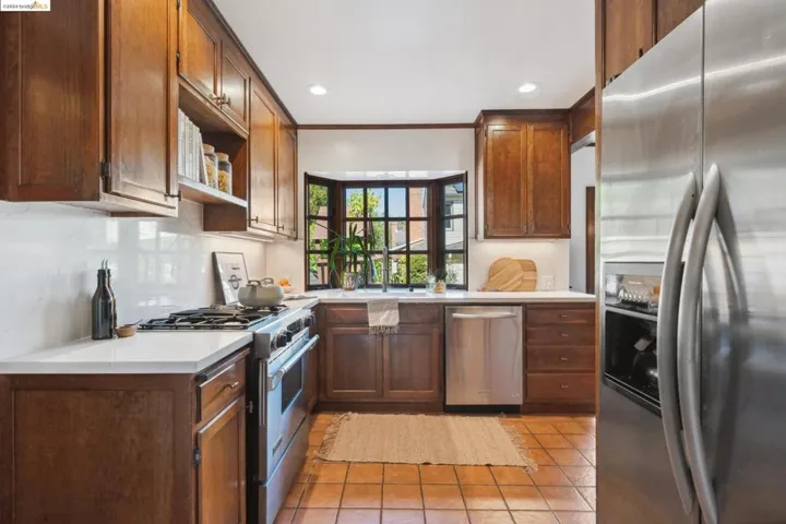 570 Glen Drive, San Leandro, California 94577