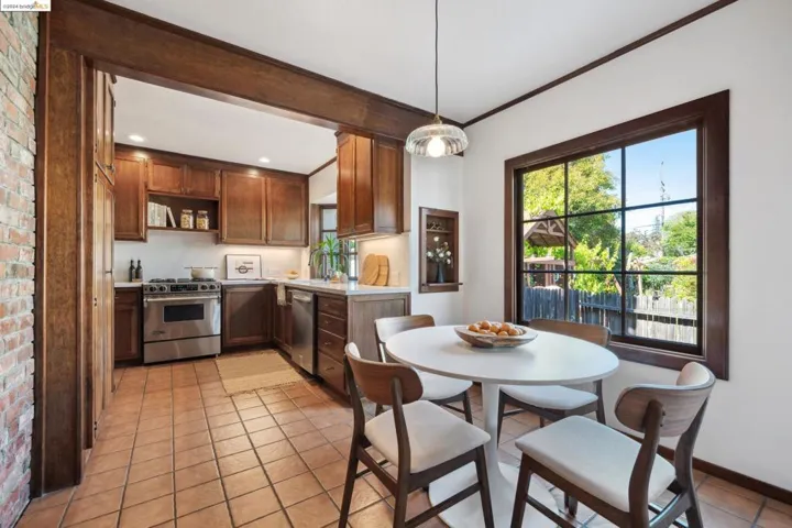 570 Glen Drive, San Leandro, California 94577