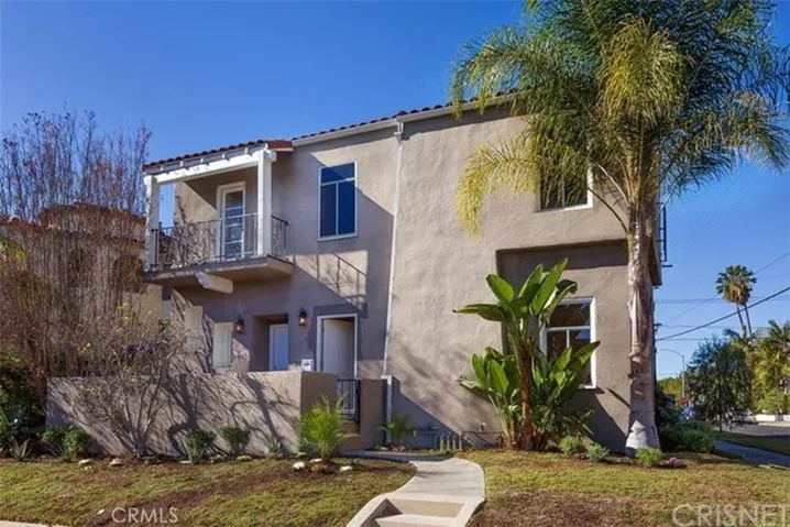 1103 S Hayworth Avenue, Los Angeles, California 90035
