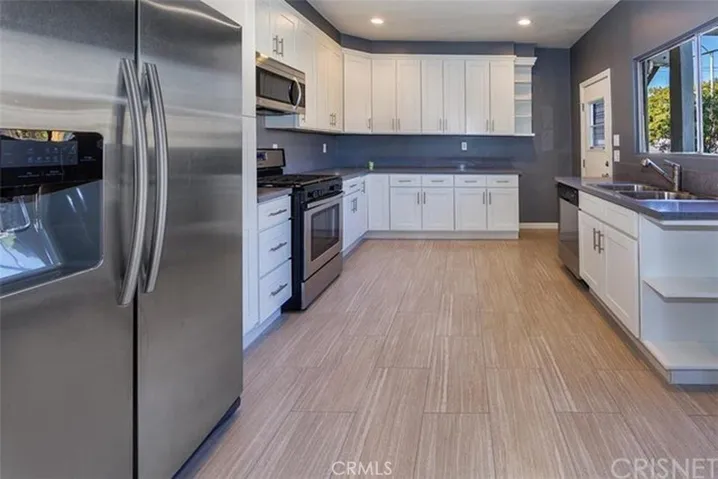 1103 S Hayworth Avenue, Los Angeles, California 90035