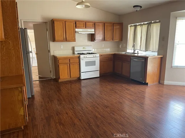 562 W Casmalia Street, Rialto, California 92377