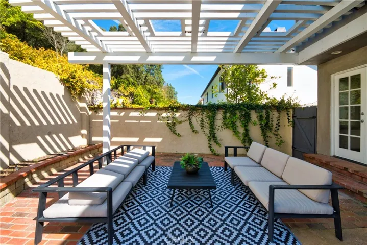 5417 Valley View Road, Rancho Palos Verdes, California 90275