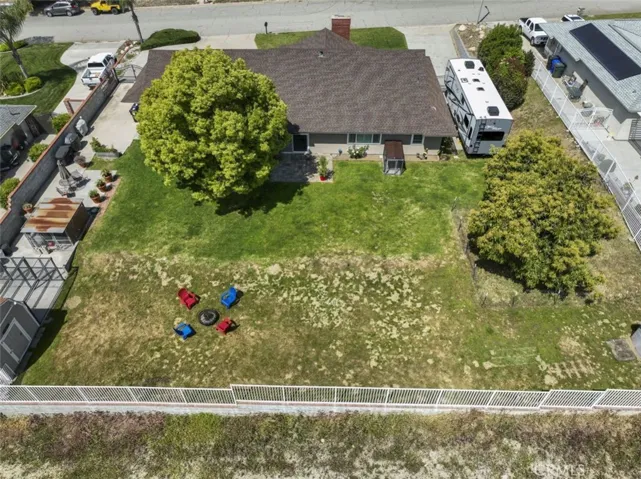 Back Yard- Dog Kennels on left side, Plenty of Room for your imagination.