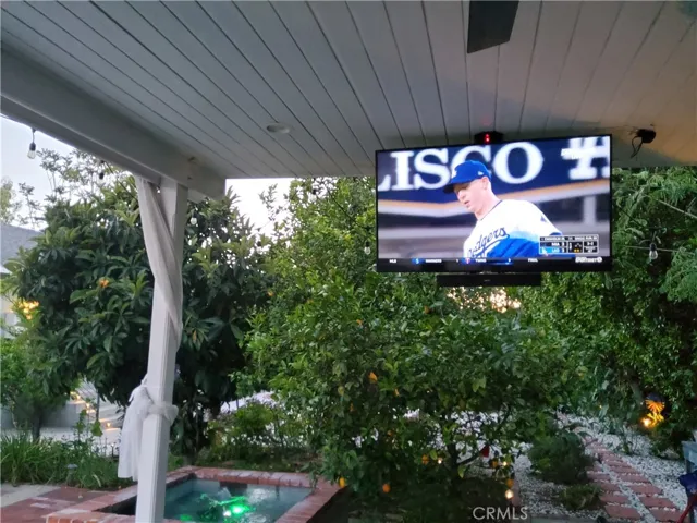 10545 La Tuna Canyon Road, Sun Valley, California 91352