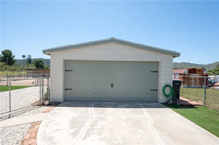 24717 5th Street, Murrieta, California 92562