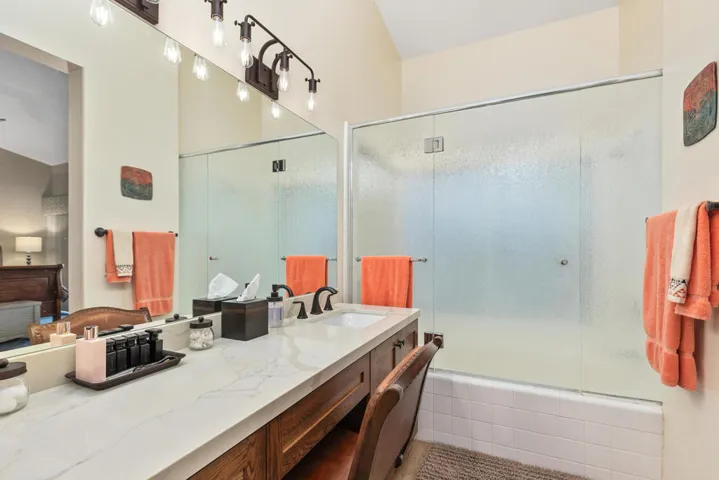 77572 Carinda Ct - Primary Bedroom Bath
