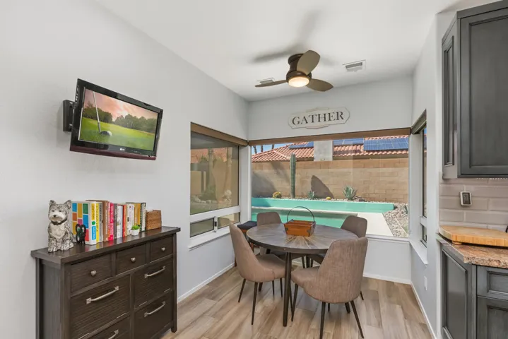 77572 Carinda Ct - Breakfast Nook