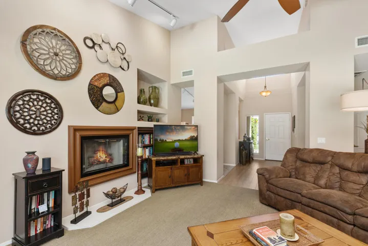 77572 Carinda Ct - Family Room