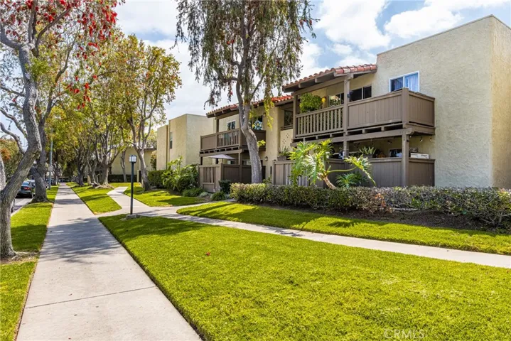 1345 Cabrillo Park Drive L06, Santa Ana, California 92701