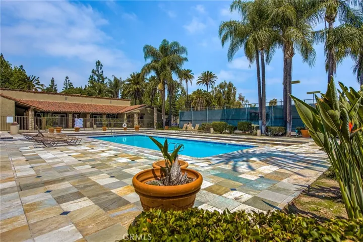 Association pool