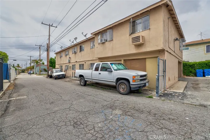 6340 Pierce Avenue, Whittier, California 90601
