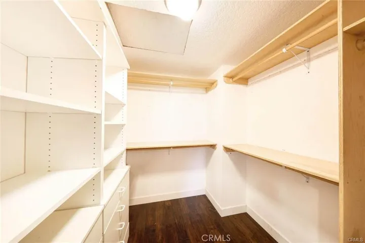 Walk in closet