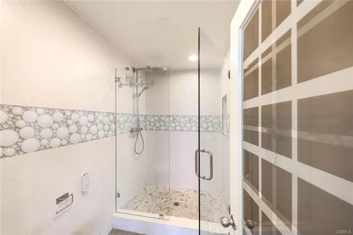 seamless glass shower