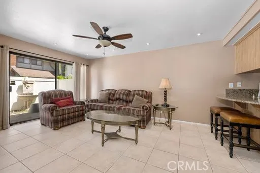 16912 Stoneglass 14, Tustin, California 92780